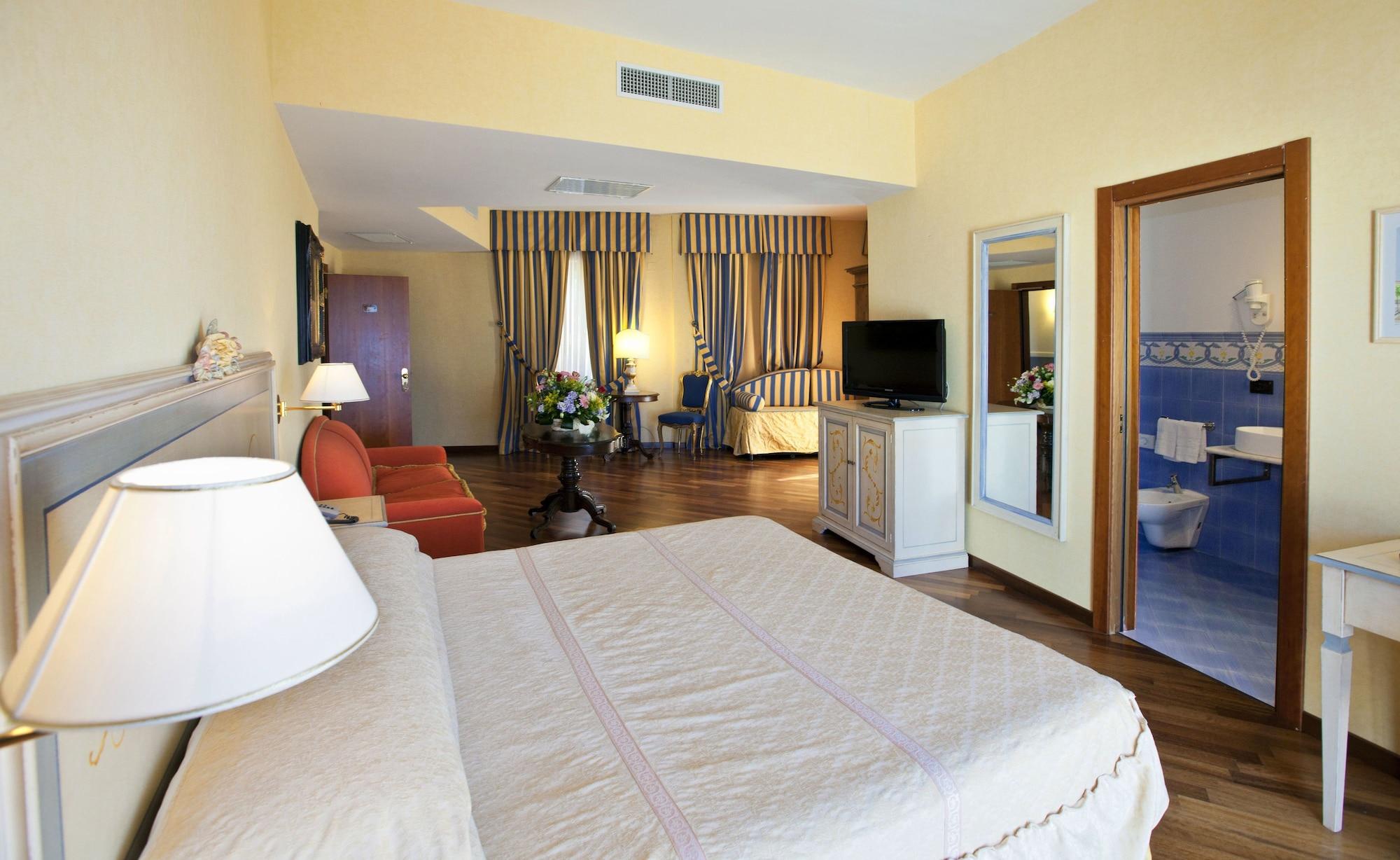 Punta Campanella Resort & Spa Massa Lubrense Ruang foto