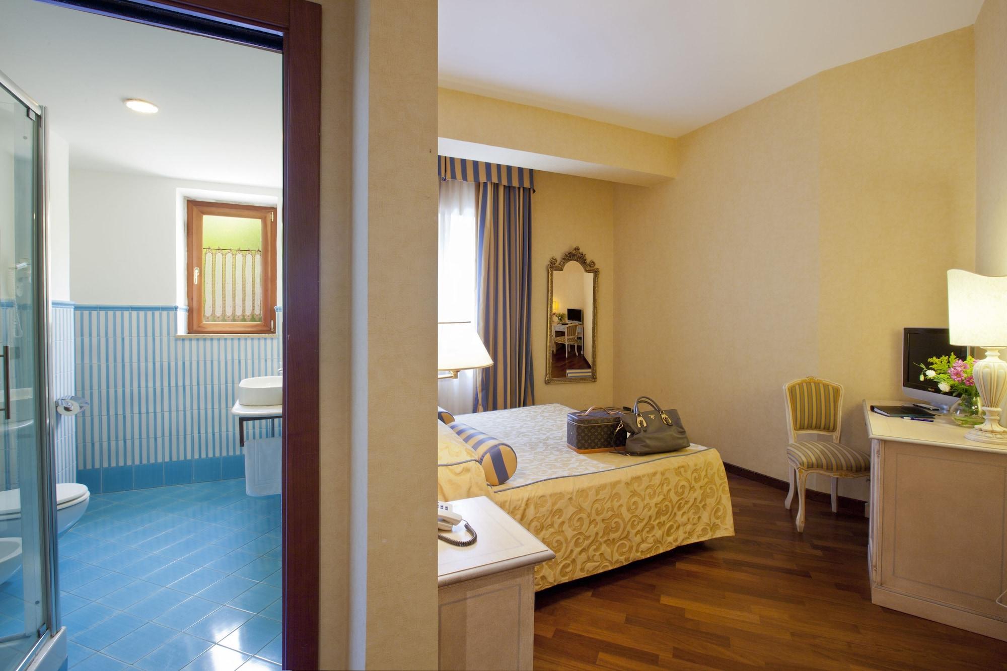 Punta Campanella Resort & Spa Massa Lubrense Ruang foto