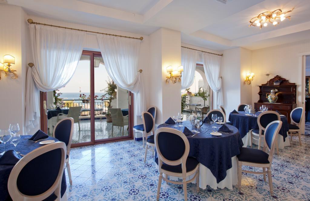 Punta Campanella Resort & Spa Massa Lubrense Bagian luar foto