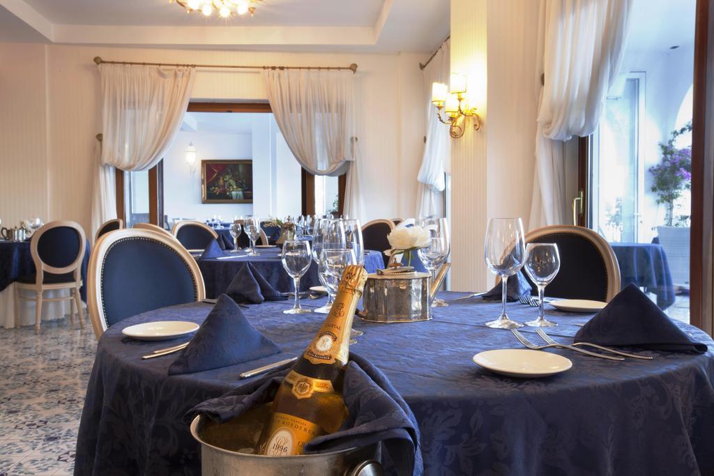 Punta Campanella Resort & Spa Massa Lubrense Bagian luar foto